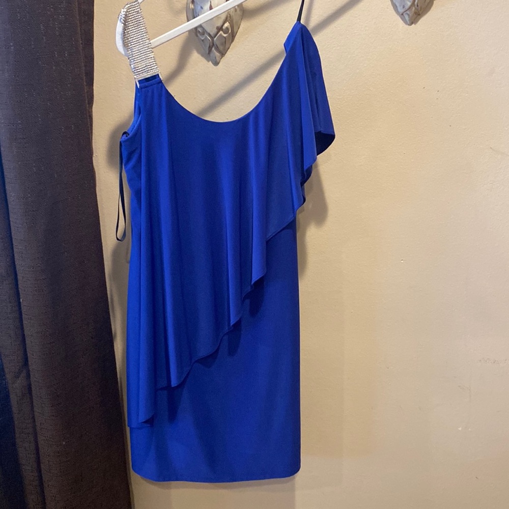 Betsy and Adam royal blue evening dress size 2p ruffled one shoulder